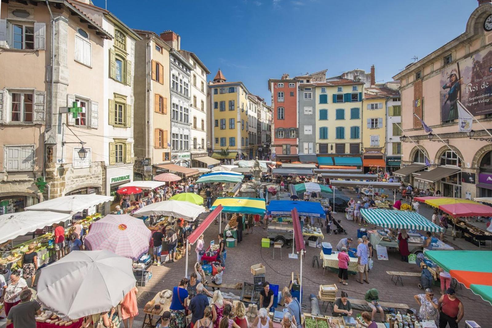 Appartement De Standing, Emplacement Ideal. Le Puy-en-Velay Luaran gambar